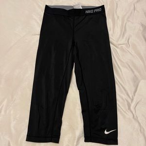 Cropped Nike pro leggings